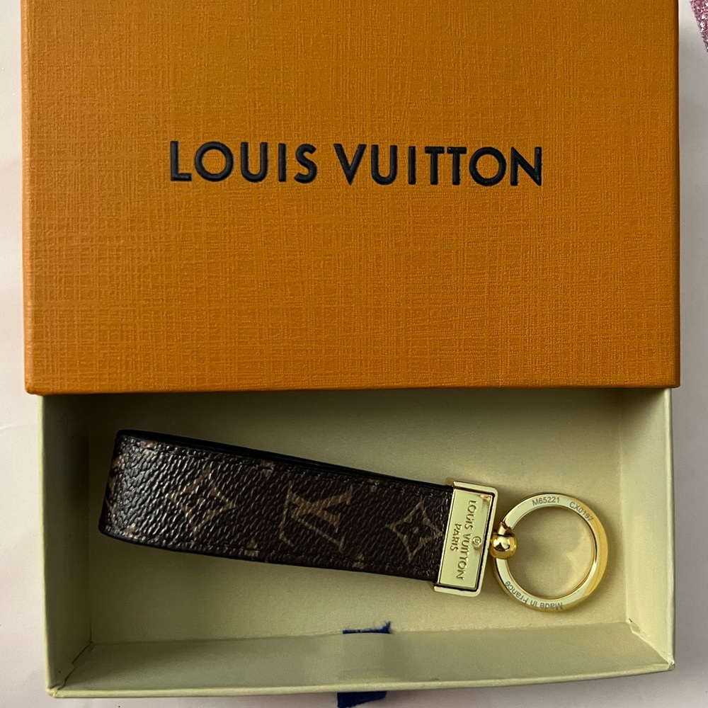 Louis Vuitton Monogrammed Dragonne Key Holder (M65221)